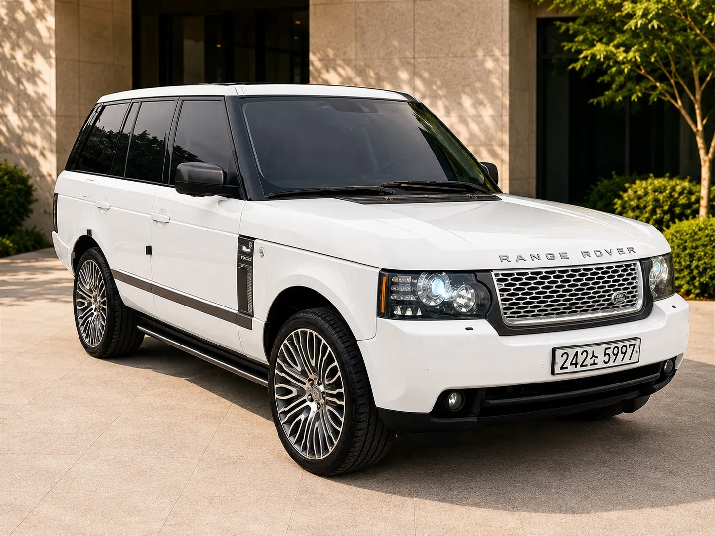 Land Rover Range Rover 4.4 TDV8 Vogue 2012 — photo 1 sur 26