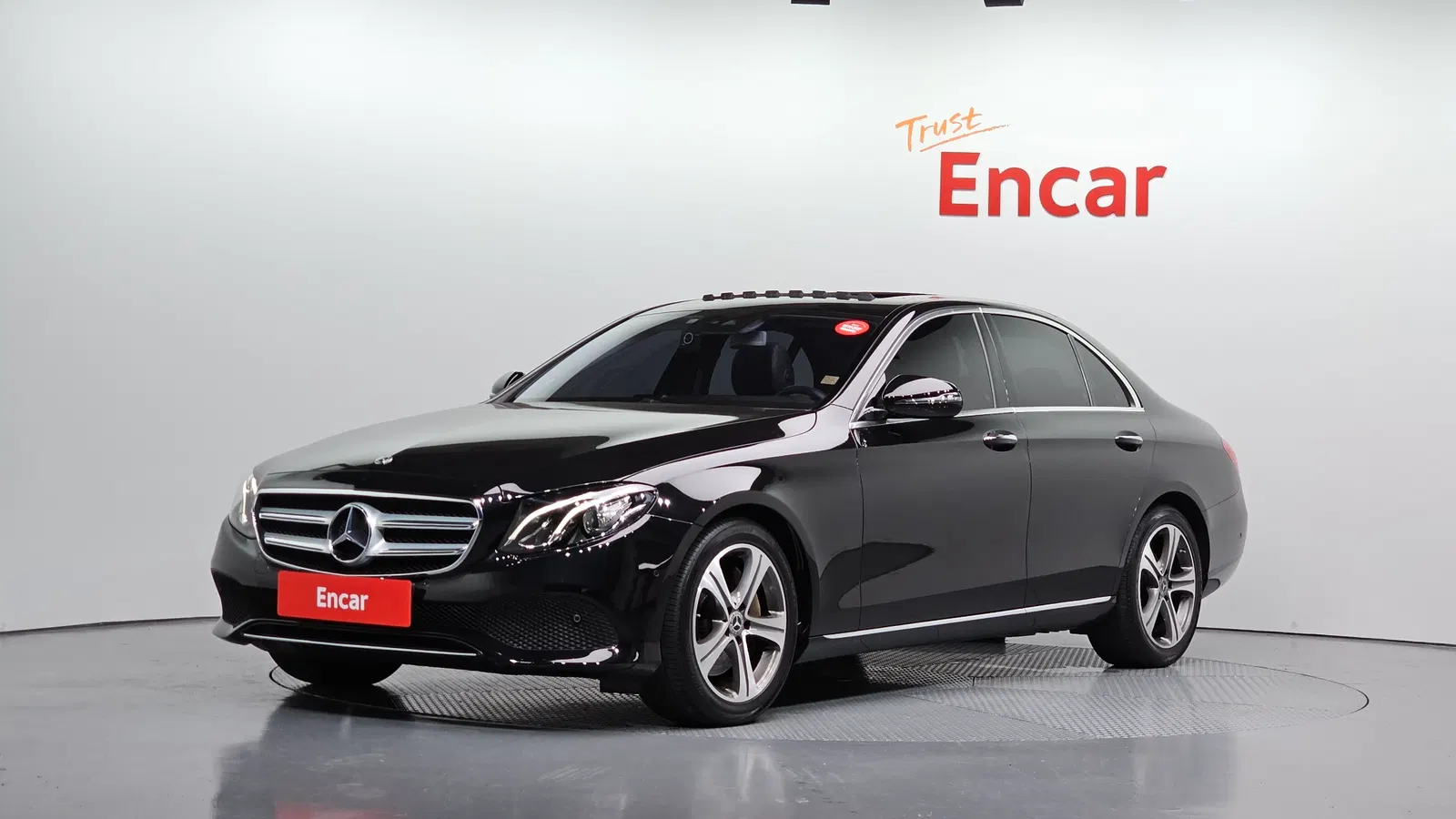 Mercedes-Benz Classe E E300 Avantgarde (W213) 2019 — photo 1 sur 31