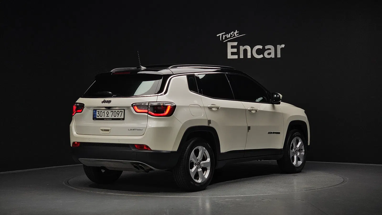 Jeep Compass 2e génération 2.4 Limited 2WD 2021 — photo 1 sur 31