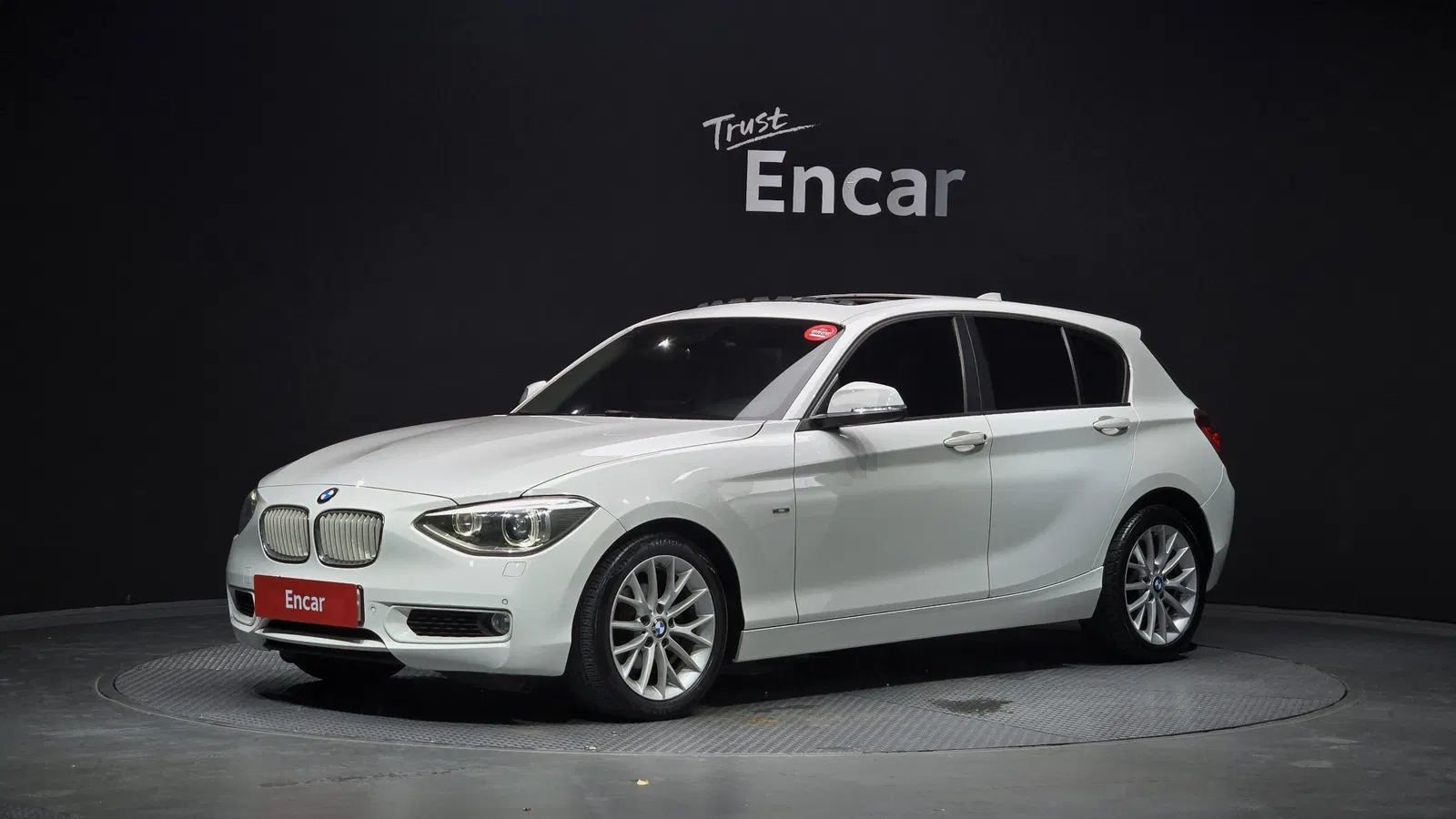 BMW Série 1 (F20) 118d Urban Pack2 5 portes 2013 — photo 1 sur 20