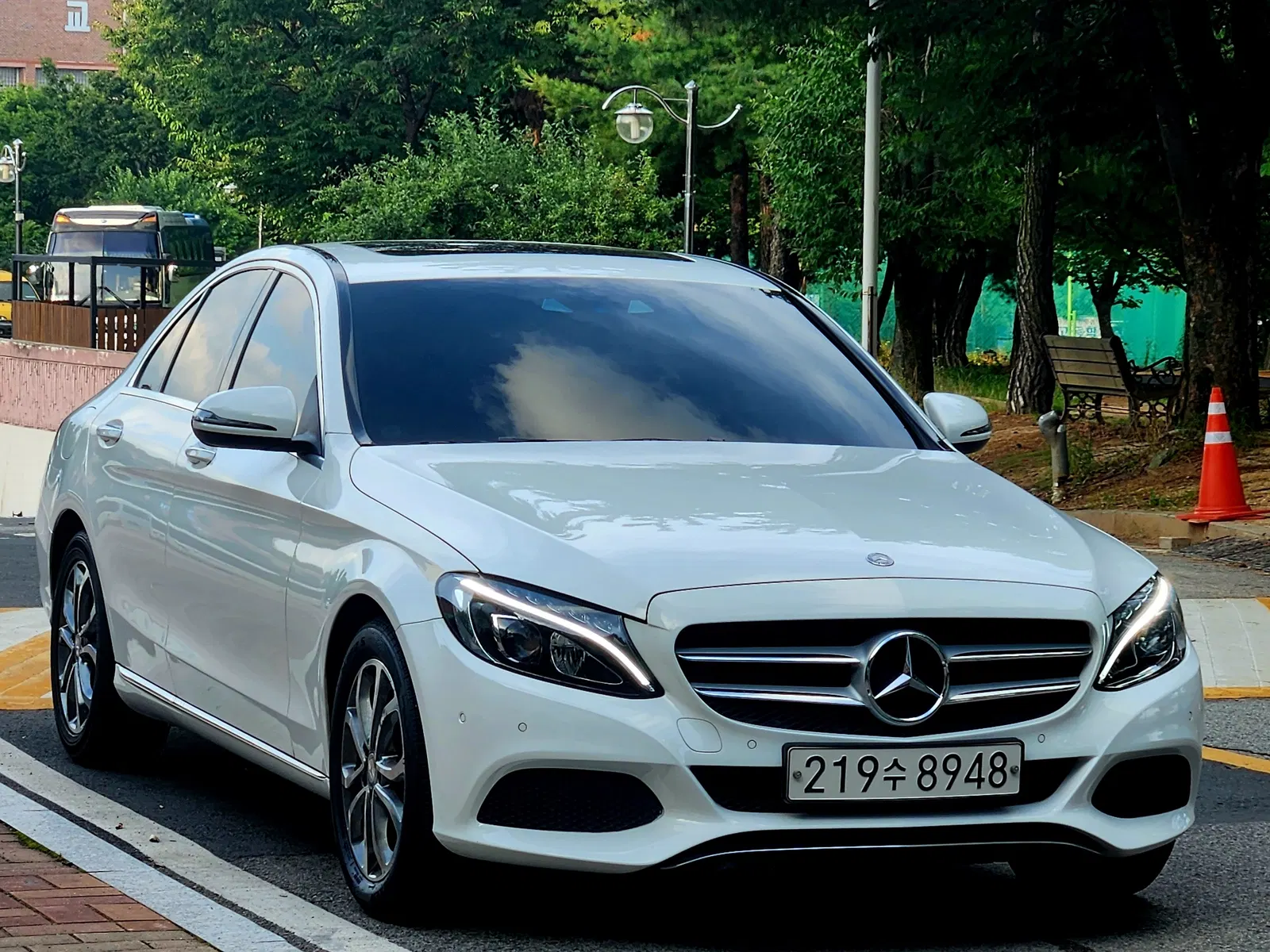 Mercedes-Benz Classe C C200 Avantgarde (W205) 2016 — photo 1 sur 25