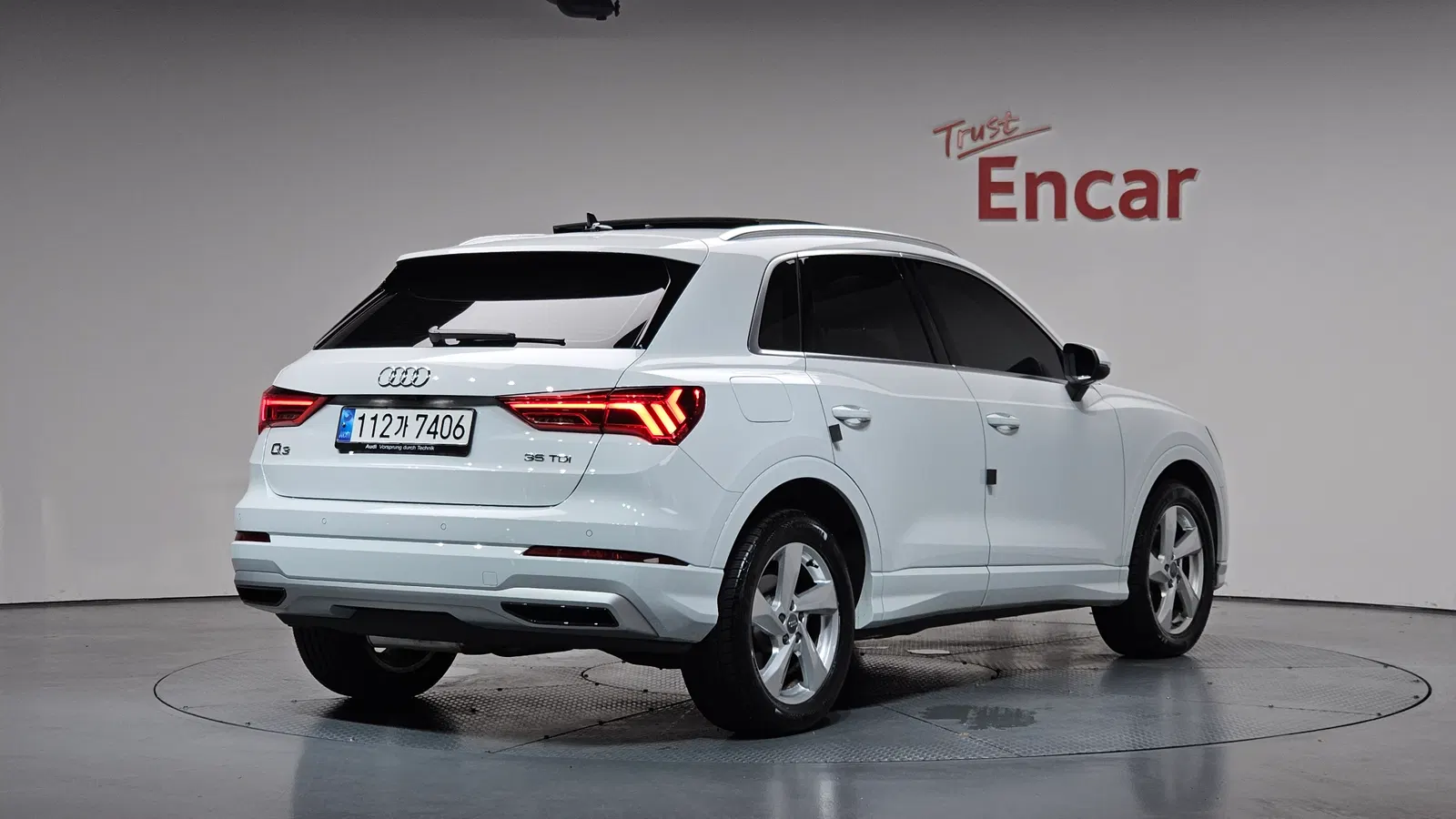 Audi Q3 (F3) 35 TDI Premium 2020 — photo 1 sur 43