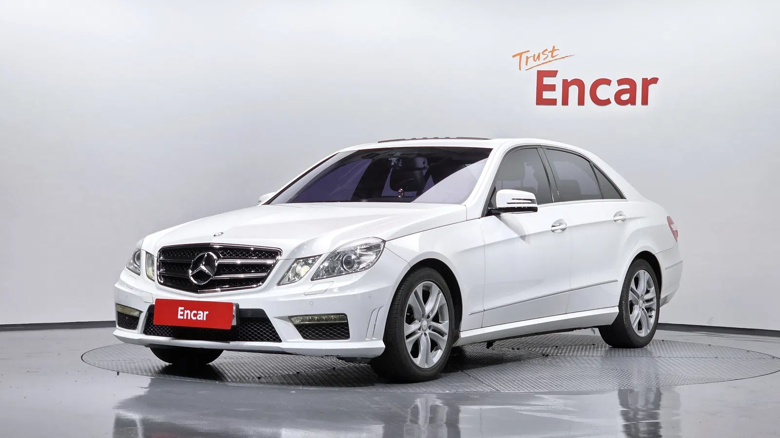 Mercedes-Benz Classe E E220 CDI Avantgarde (W212) 2013 — photo 1 sur 30
