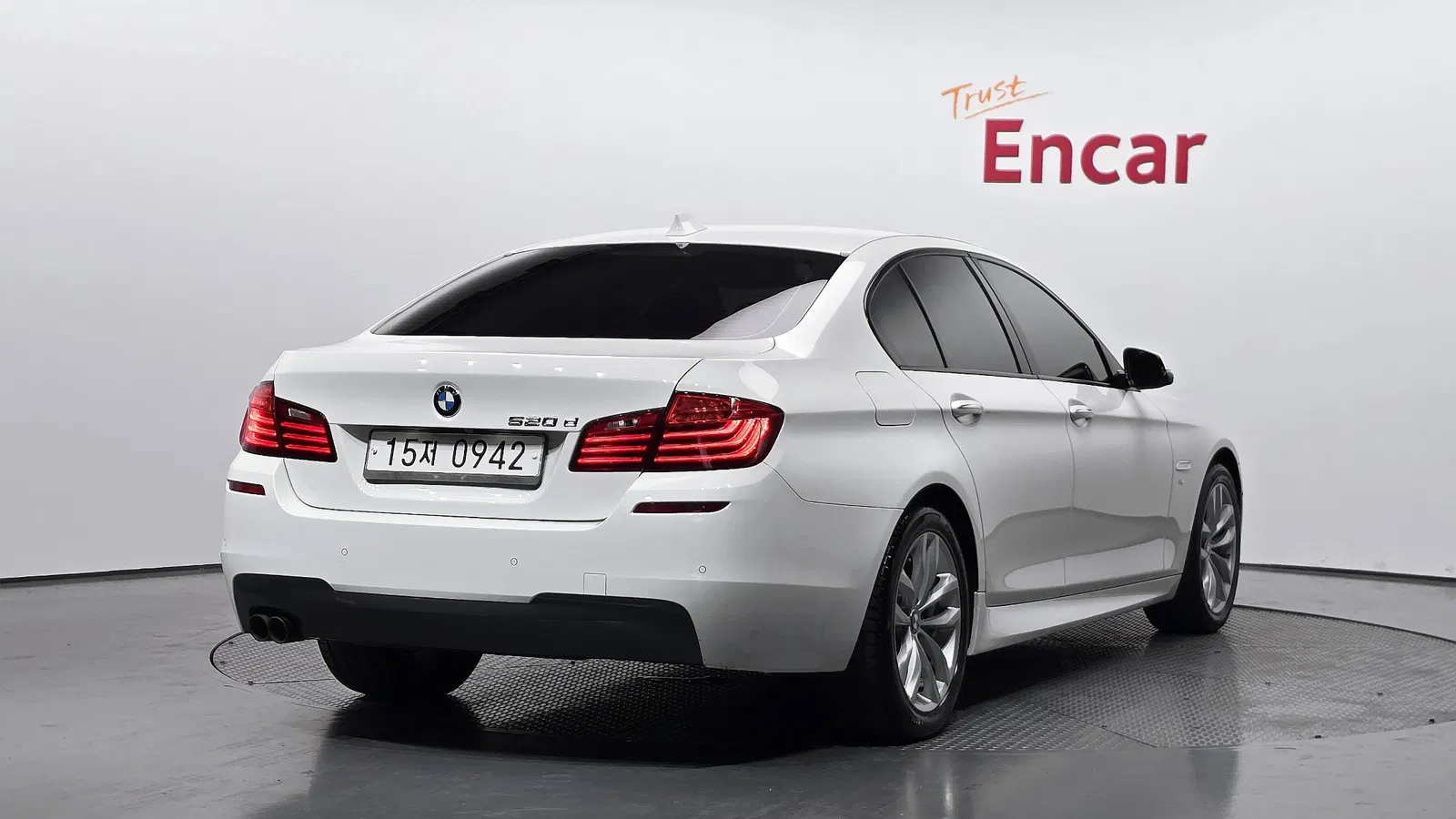 BMW Série 5 (F10) 520d M Aero Dynamic 2016 — photo 1 sur 31