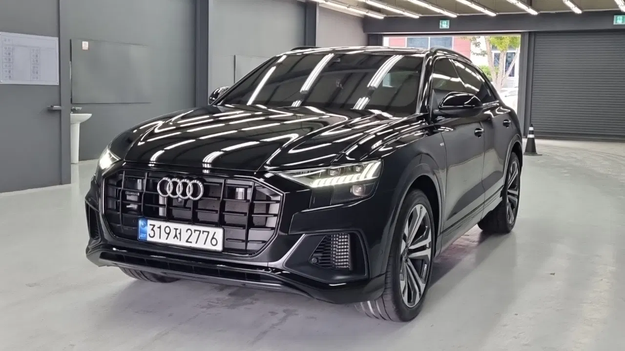 Audi Q8 (4M) 55 TFSI Quattro Premium 2023 — photo 1 sur 24