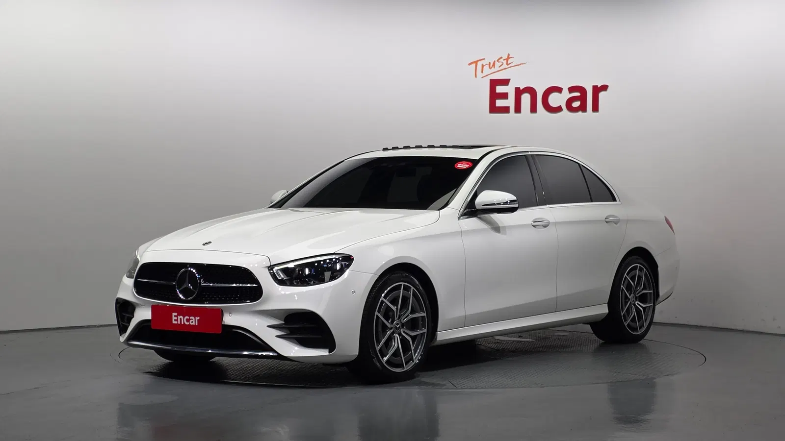 Mercedes-Benz Classe E AMG Line · E220d 4MATIC (W213) 2021 — photo 1 sur 32