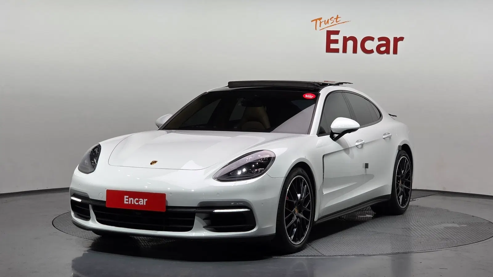 Porsche Panamera (971) 3.0 AWD 2018 — photo 1 sur 32
