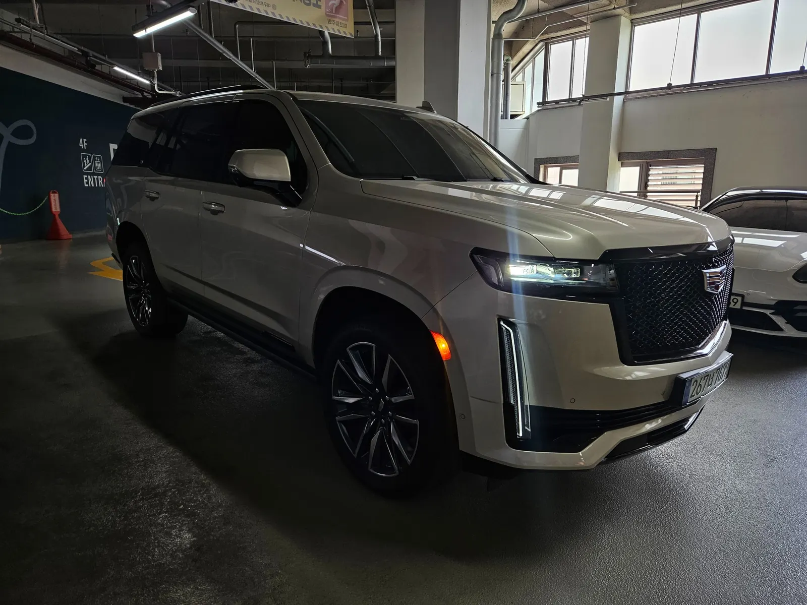 Cadillac Escalade 5e génération 6.2 2021 — photo 1 sur 26