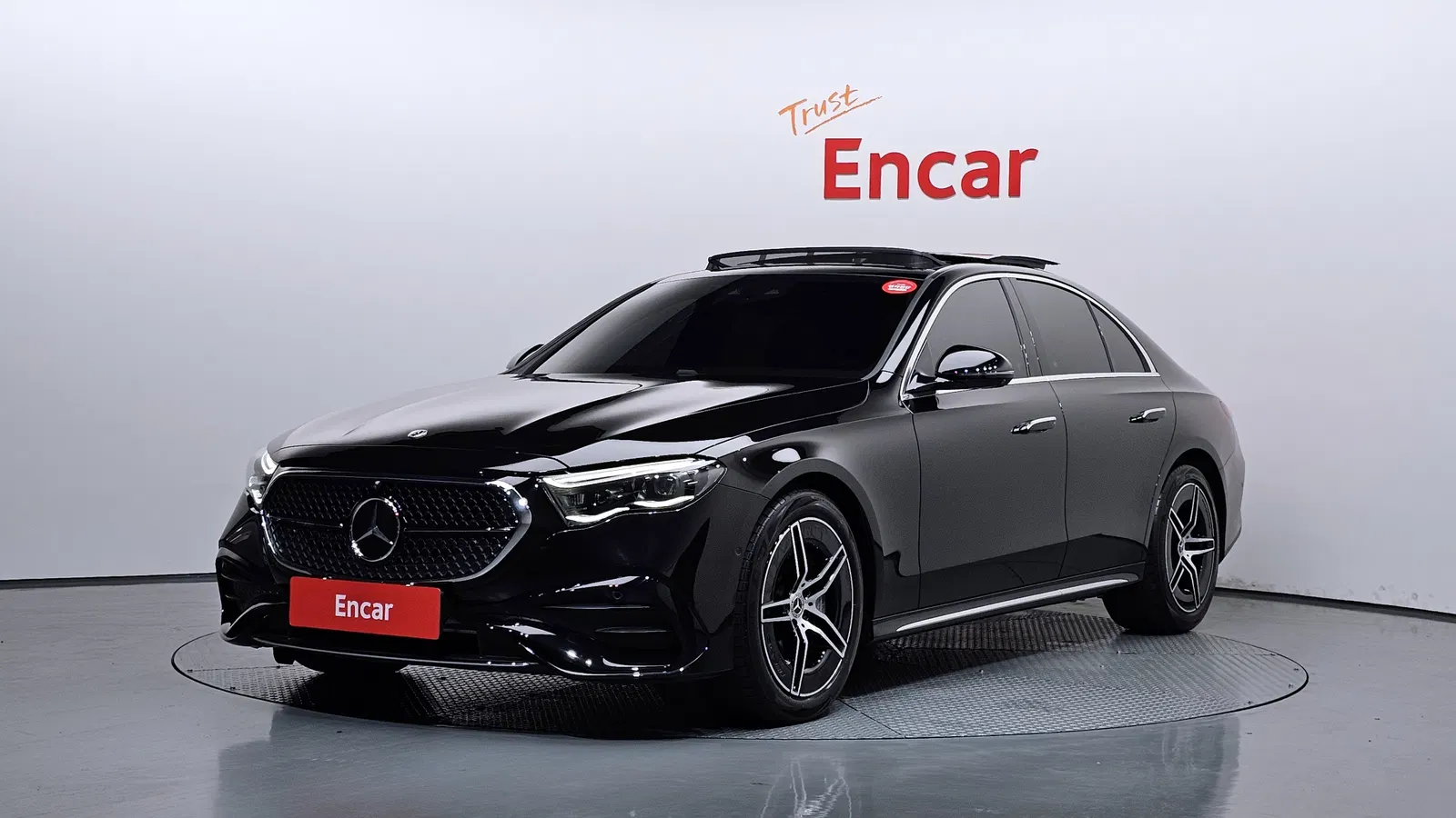 Mercedes-Benz Classe E AMG Line · E300 4MATIC (W214) 2025 — photo 1 sur 39