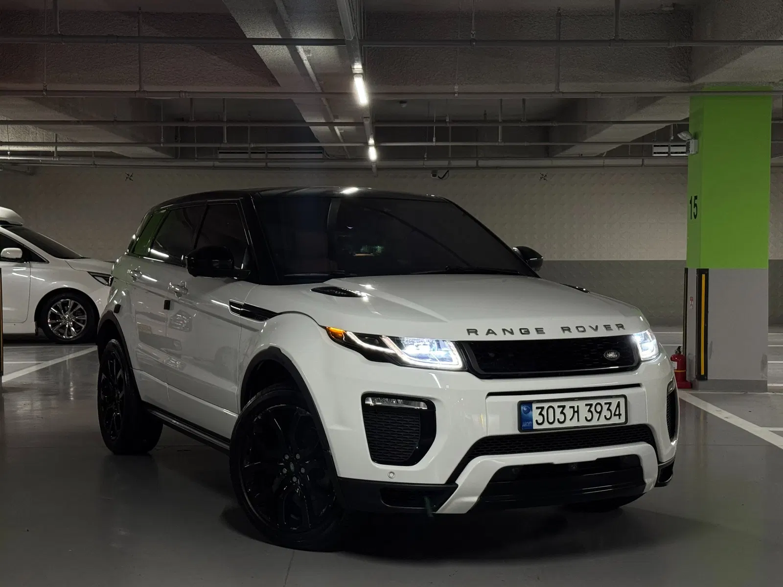 Land Rover Range Rover Evoque 2.0 TD4 HSE Dynamic 2017 — photo 1 sur 25