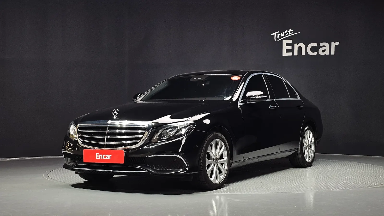 Mercedes-Benz Classe E E220d Exclusive (W213) 2019 — photo 1 sur 34