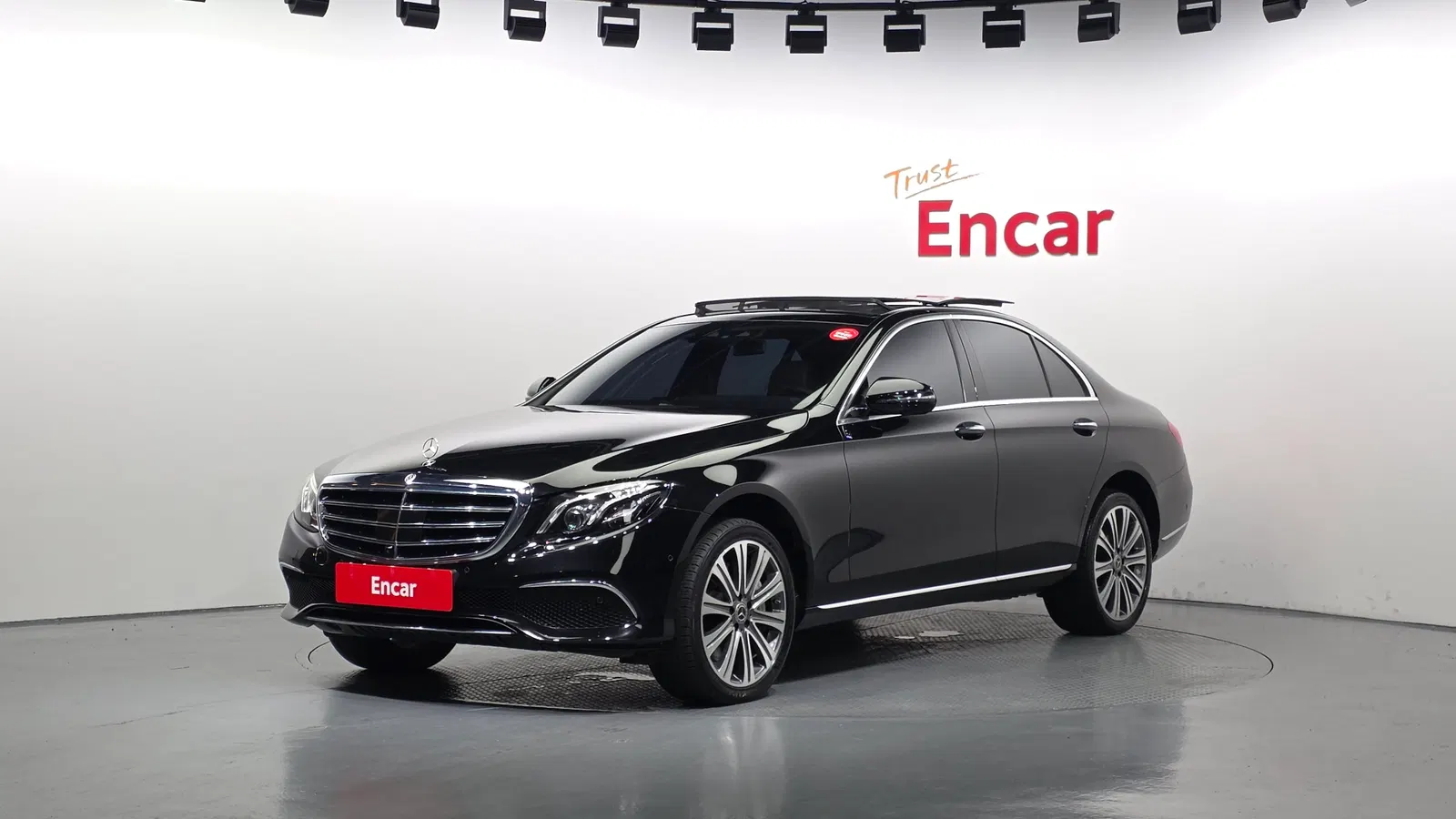 Mercedes-Benz Classe E E450 4MATIC Exclusive (W213) 2020 — photo 1 sur 32