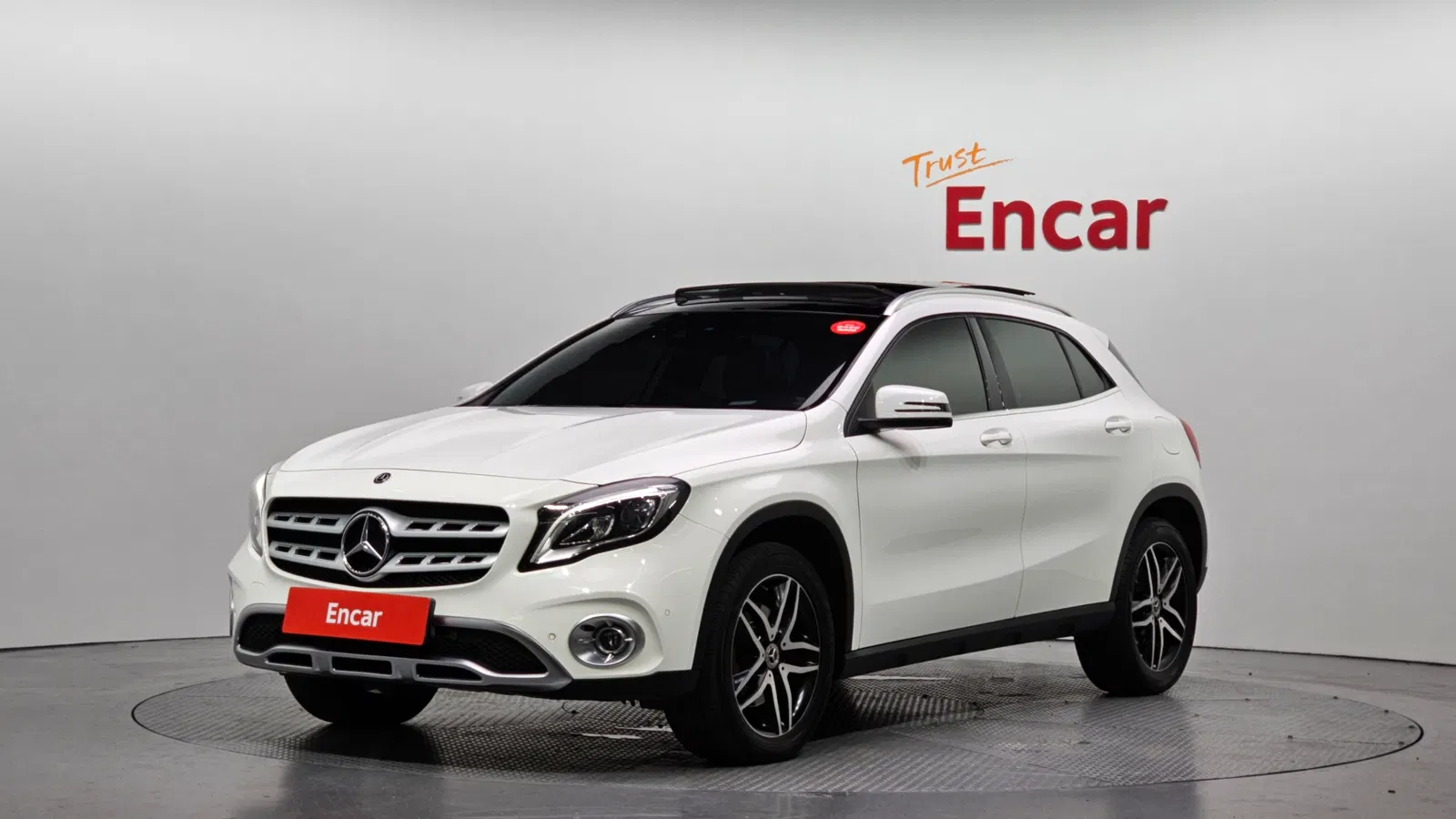 Mercedes-Benz GLA GLA220 Premium (X156) 2019 — photo 1 sur 32