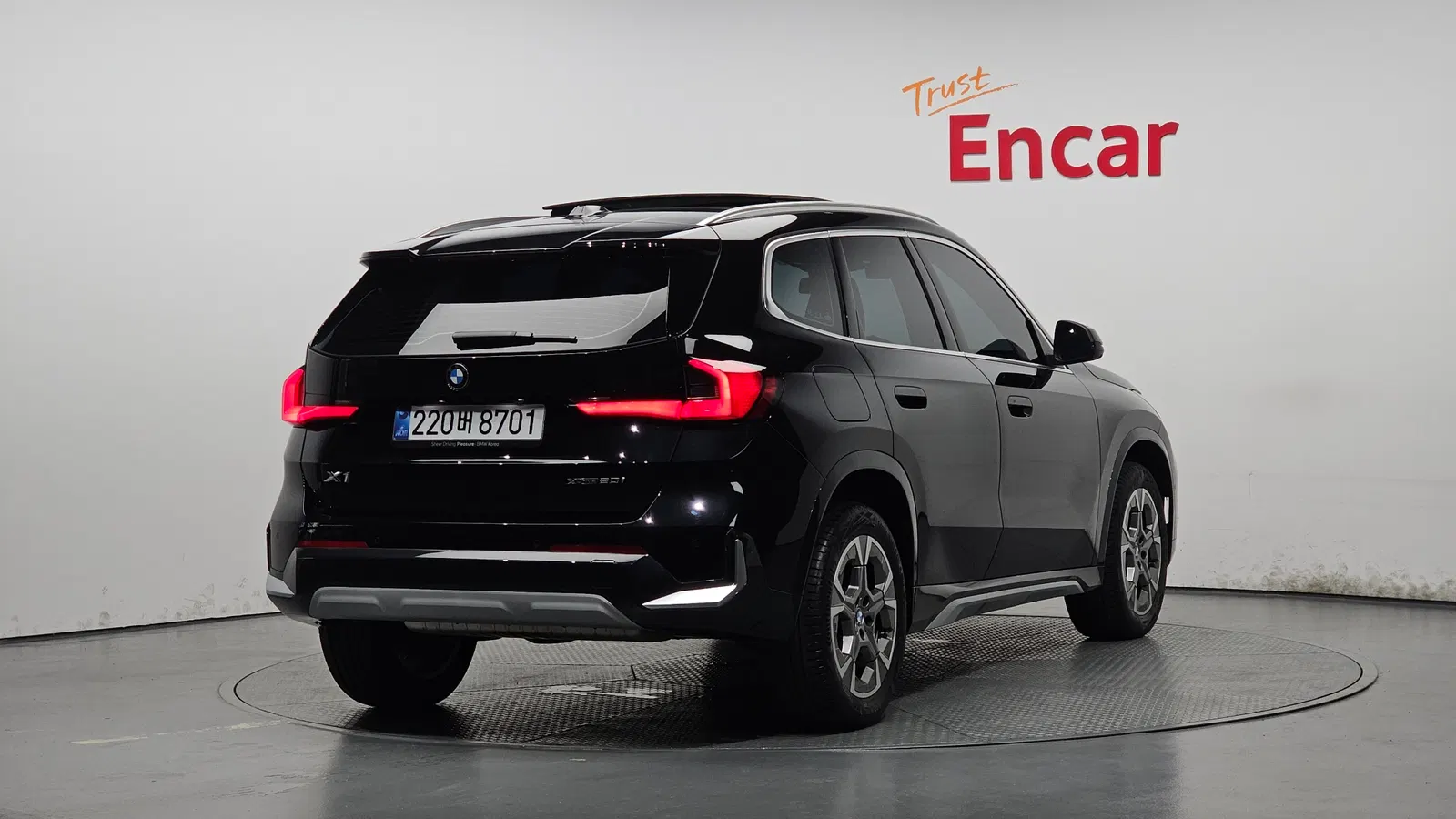 BMW X1 (U11) xDrive 20i xLine 2025 — photo 1 sur 39