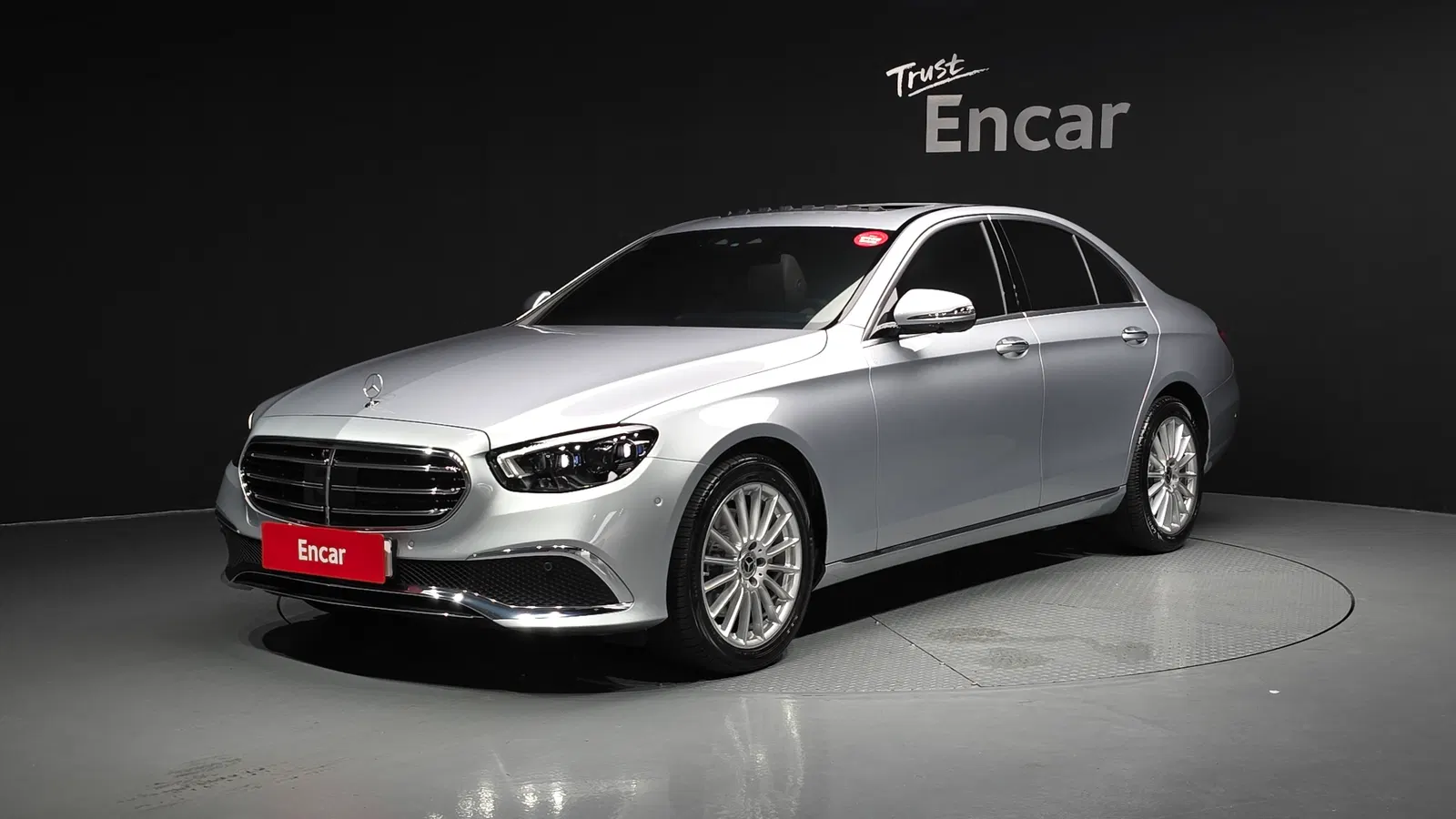 Mercedes-Benz Classe E E250 Exclusive (W213) 2022 — photo 1 sur 39