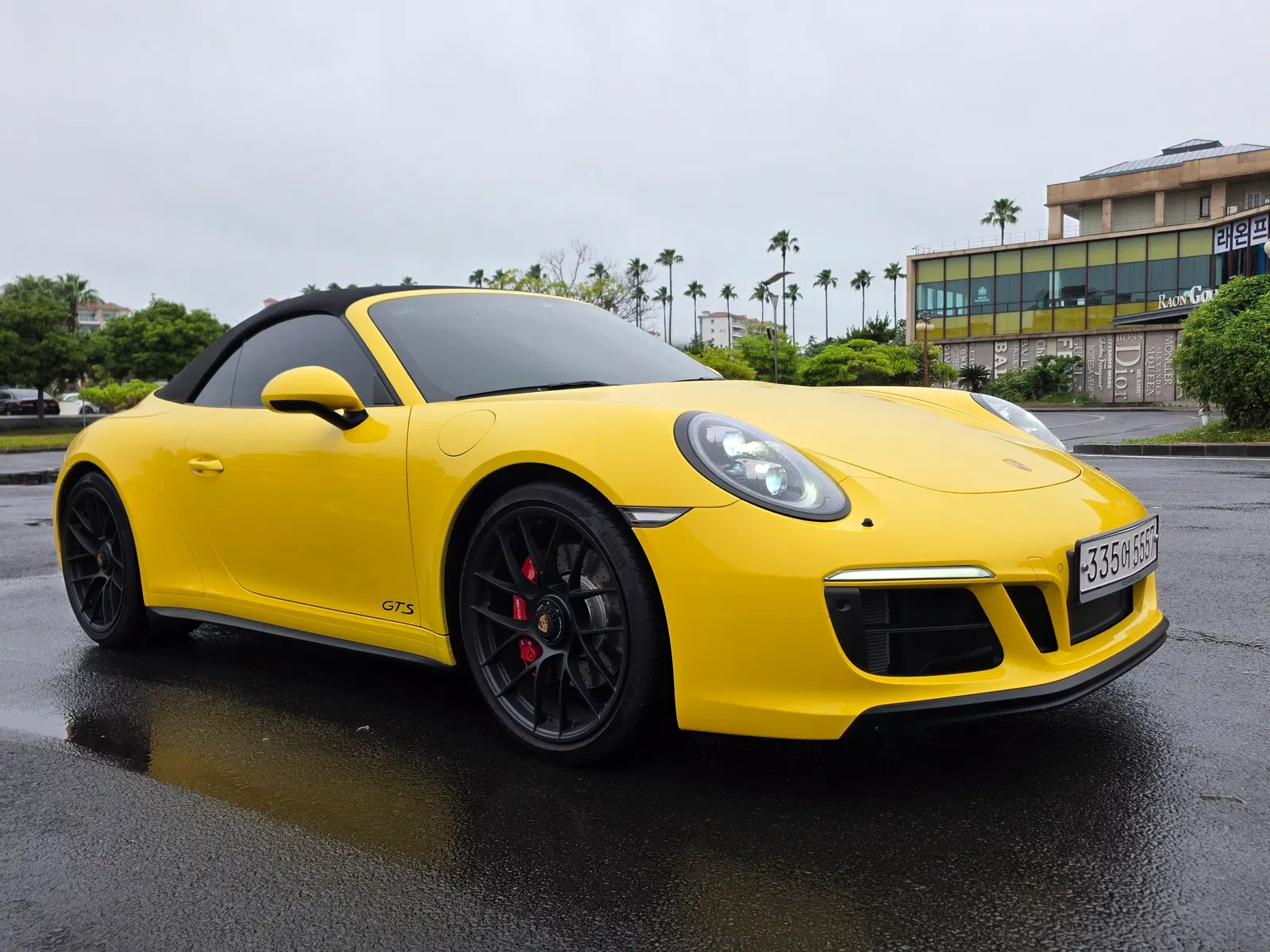 Porsche 911 Carrera GTS Cabriolet 2019 — photo 1 sur 17