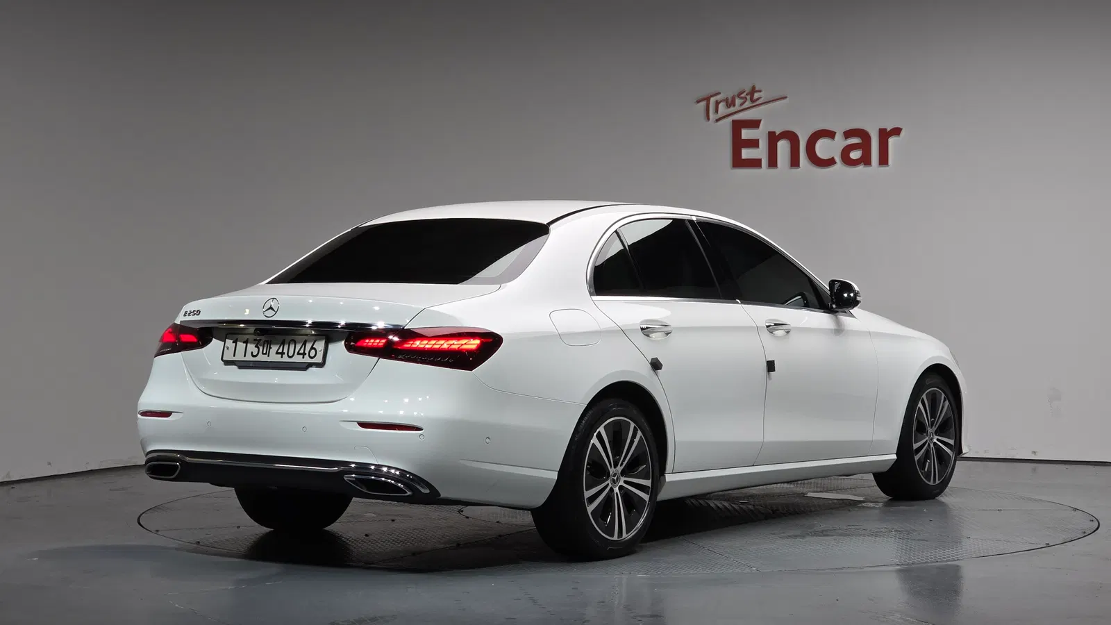Mercedes-Benz Classe E E250 Avantgarde (W213) 2021 — photo 1 sur 34