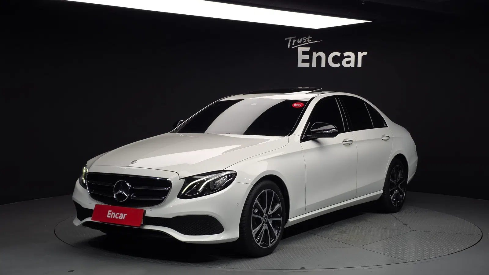 Mercedes-Benz Classe E E250 Avantgarde (W213) 2020 — photo 1 sur 31