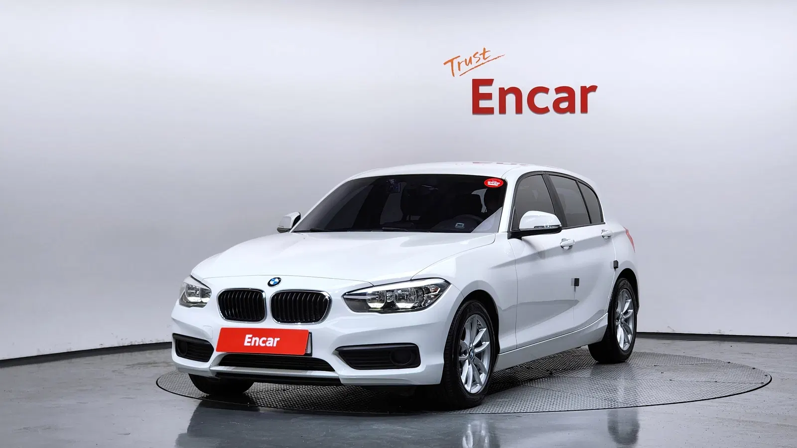 BMW Série 1 (F20) 118d Joy 5 portes 2017 — photo 1 sur 8
