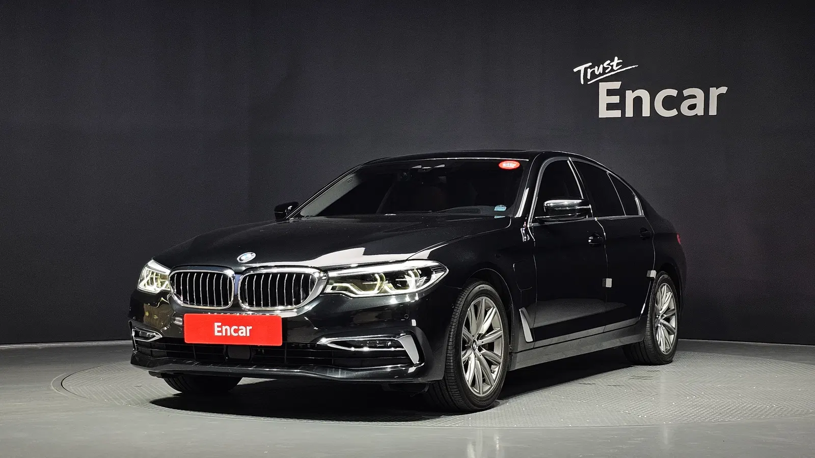 BMW Série 5 (G30) 530e Luxury 2020 — photo 1 sur 35