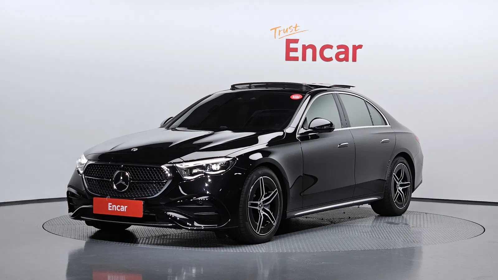 Mercedes-Benz Classe E AMG Line · E300 4MATIC (W214) 2025 — photo 1 sur 32