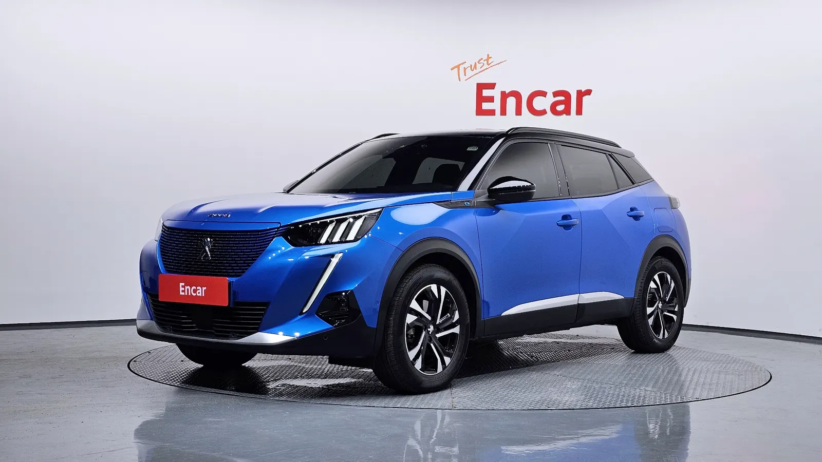 Peugeot e-2008 2e génération EV GT 2022 — photo 1 sur 25