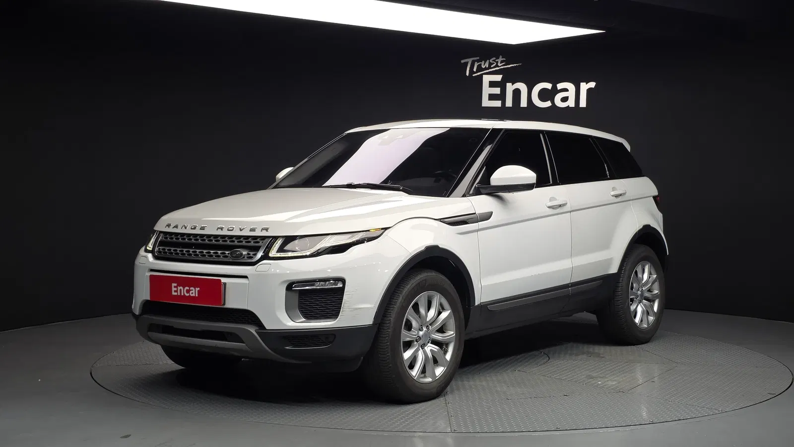 Land Rover Range Rover Evoque 2.0 TD4 SE 2016 — photo 1 sur 20