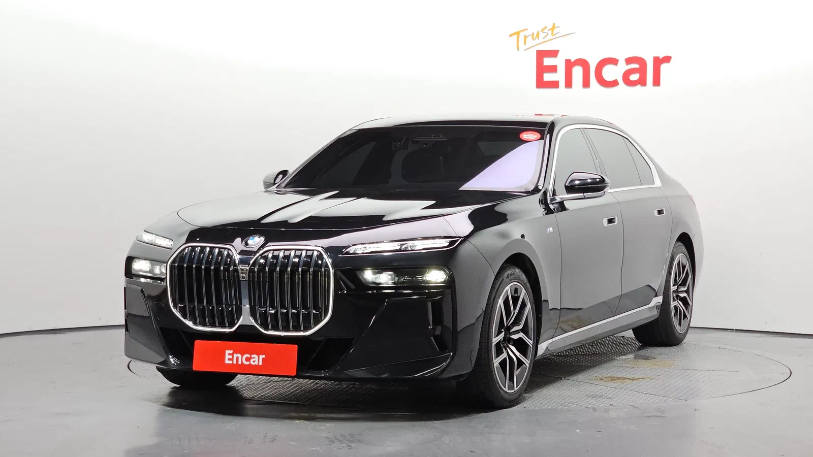 BMW Série 7 (G70) 740d xDrive M Sport 2024 — photo 1 sur 32