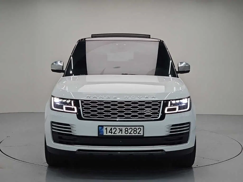Land Rover Range Rover 4e génération 4.4 SDV8 AB Diesel 2018 — photo 1 sur 24