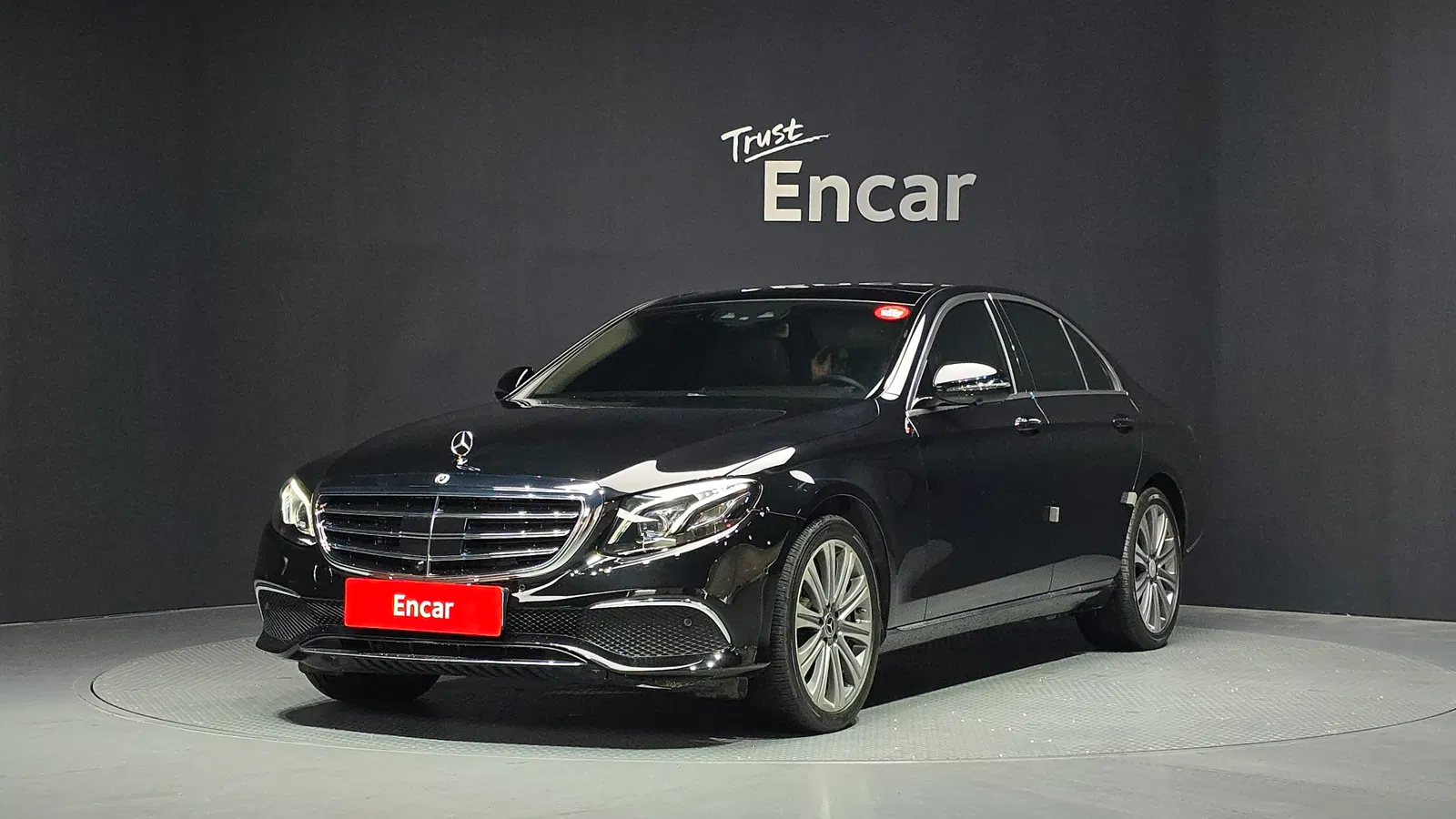 Mercedes-Benz Classe E E450 4MATIC Exclusive (W213) 2019 — photo 1 sur 35