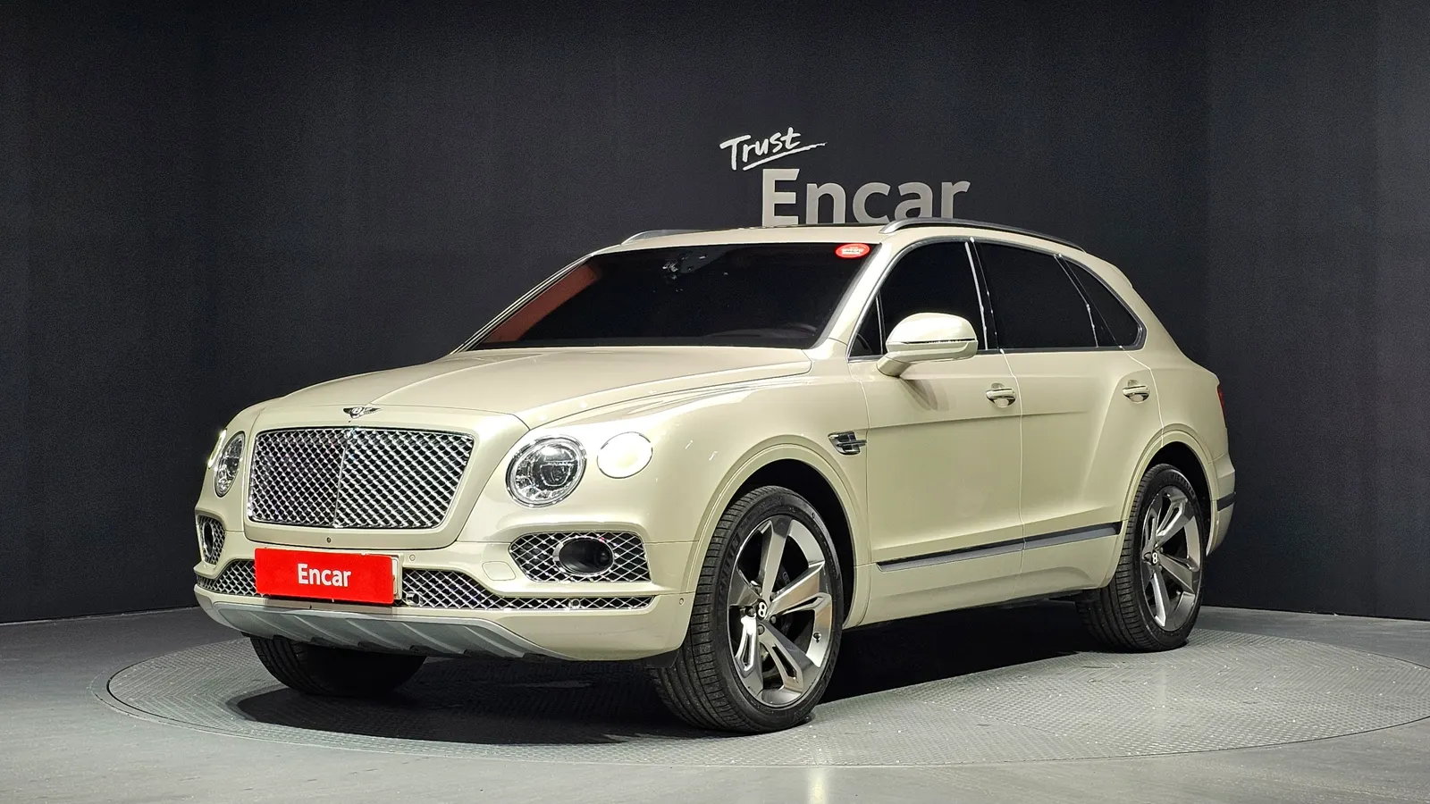 Bentley Bentayga 6.0 W12 2018 — photo 1 sur 20