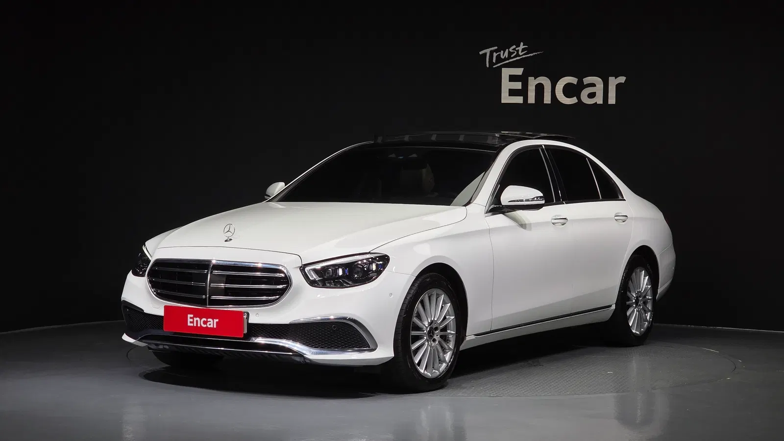 Mercedes-Benz Classe E E250 Exclusive (W213) 2021 — photo 1 sur 20