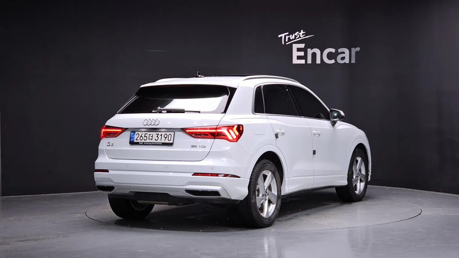 Audi Q3 (F3) 35 TDI Premium 2020 — photo 1 sur 34