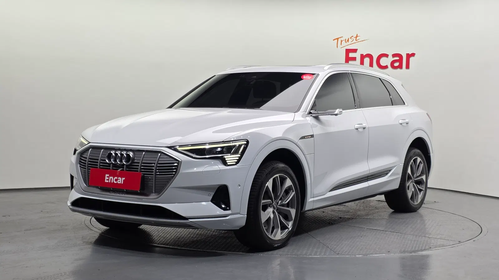 Audi e-tron 55 Quattro 2022 — photo 1 sur 20