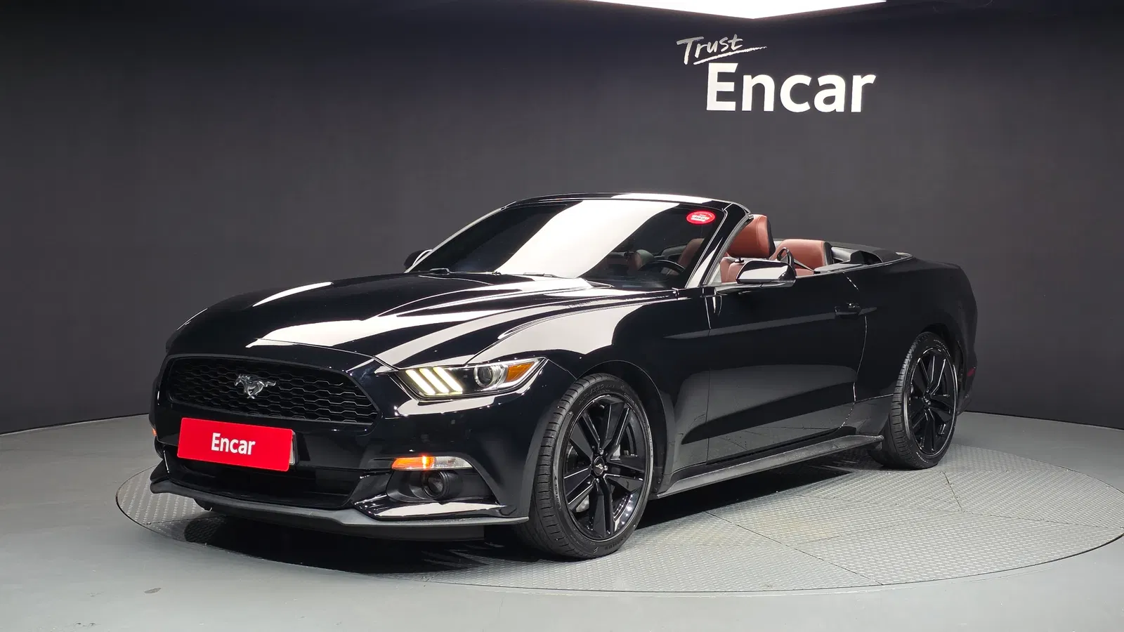 Ford Mustang Convertible 2016 — photo 1 sur 26