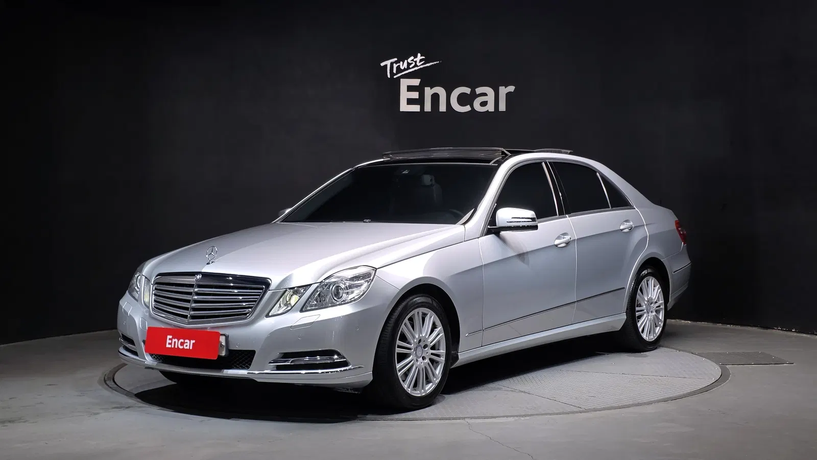 Mercedes-Benz Classe E E300 Elegance (W212) 2012 — photo 1 sur 20