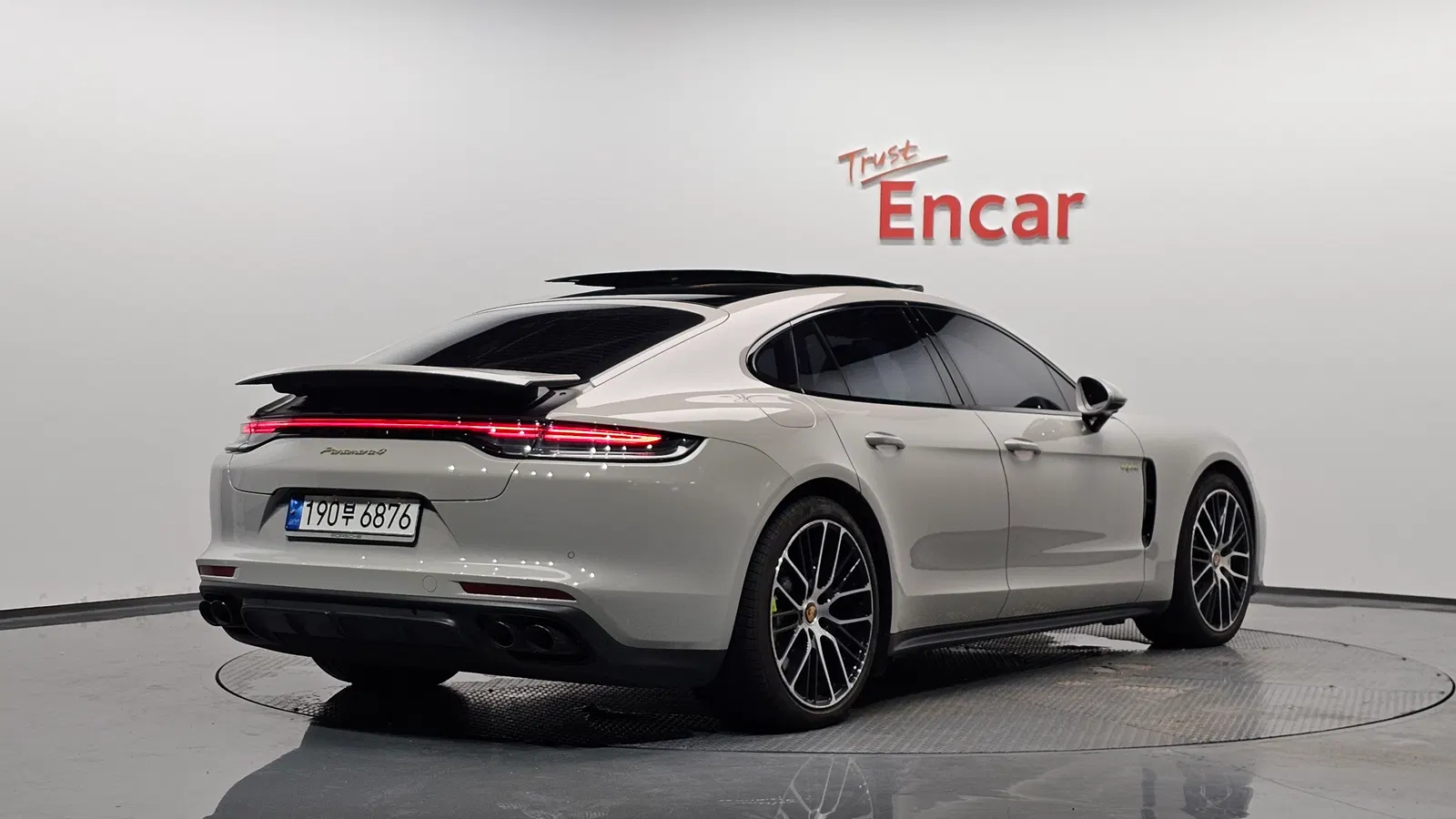 Porsche Panamera (971) 2.9 AWD E-Hybride Platinum Edition 2022 — photo 1 sur 37