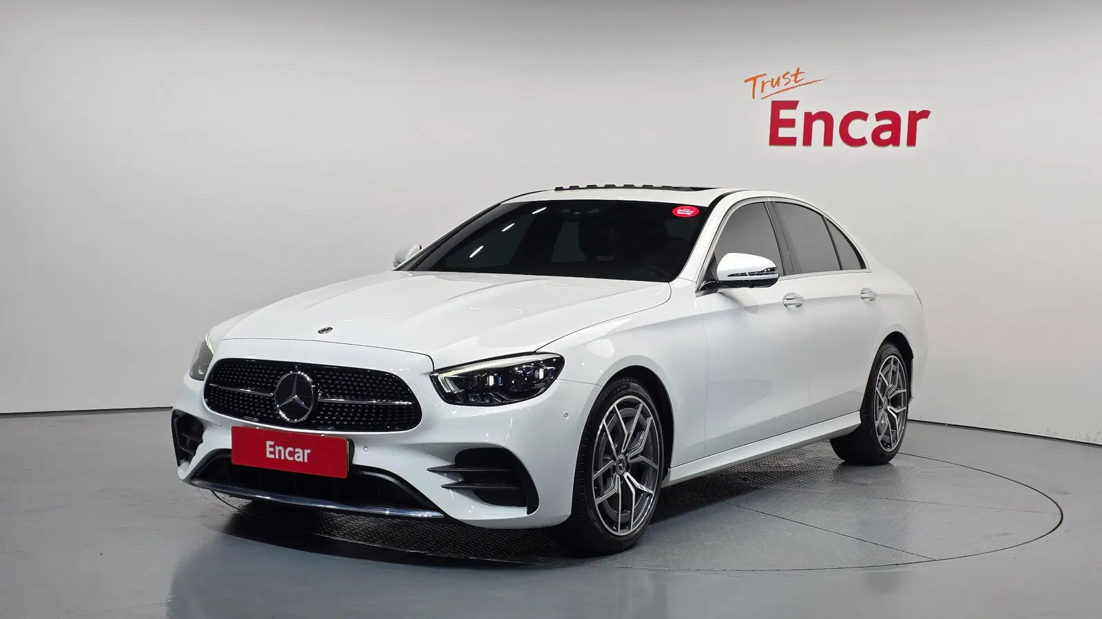 Mercedes-Benz Classe E AMG Line · E220d 4MATIC (W213) 2021 — photo 1 sur 33