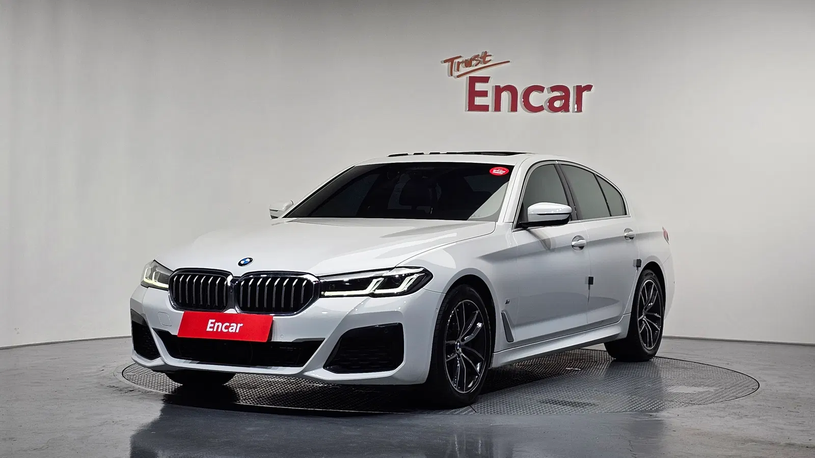 BMW Série 5 (G30) 523d M Sport 2021 — photo 1 sur 34