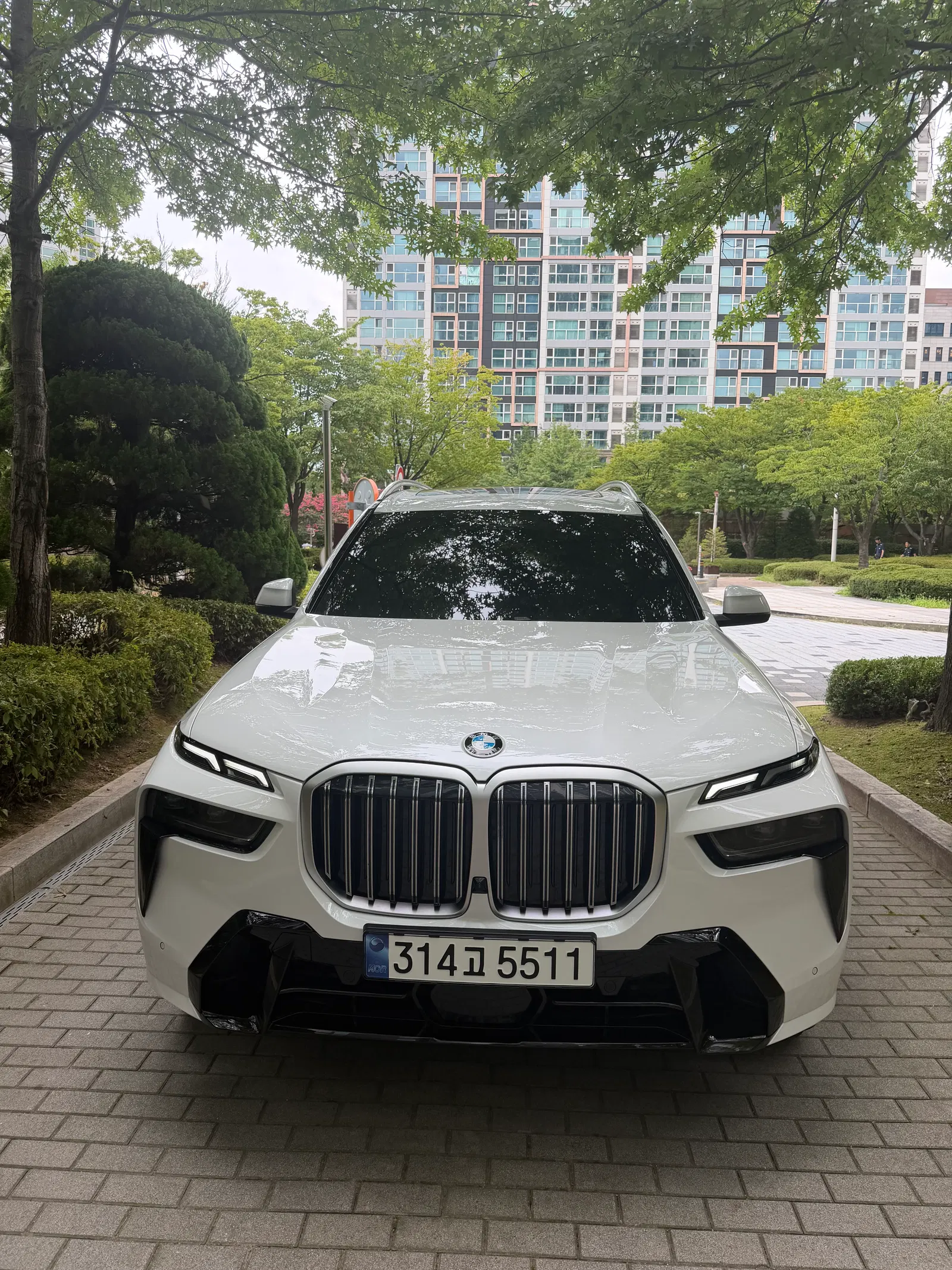BMW X7 (G07) xDrive 40i M Sport 6 places 2024 — photo 1 sur 16