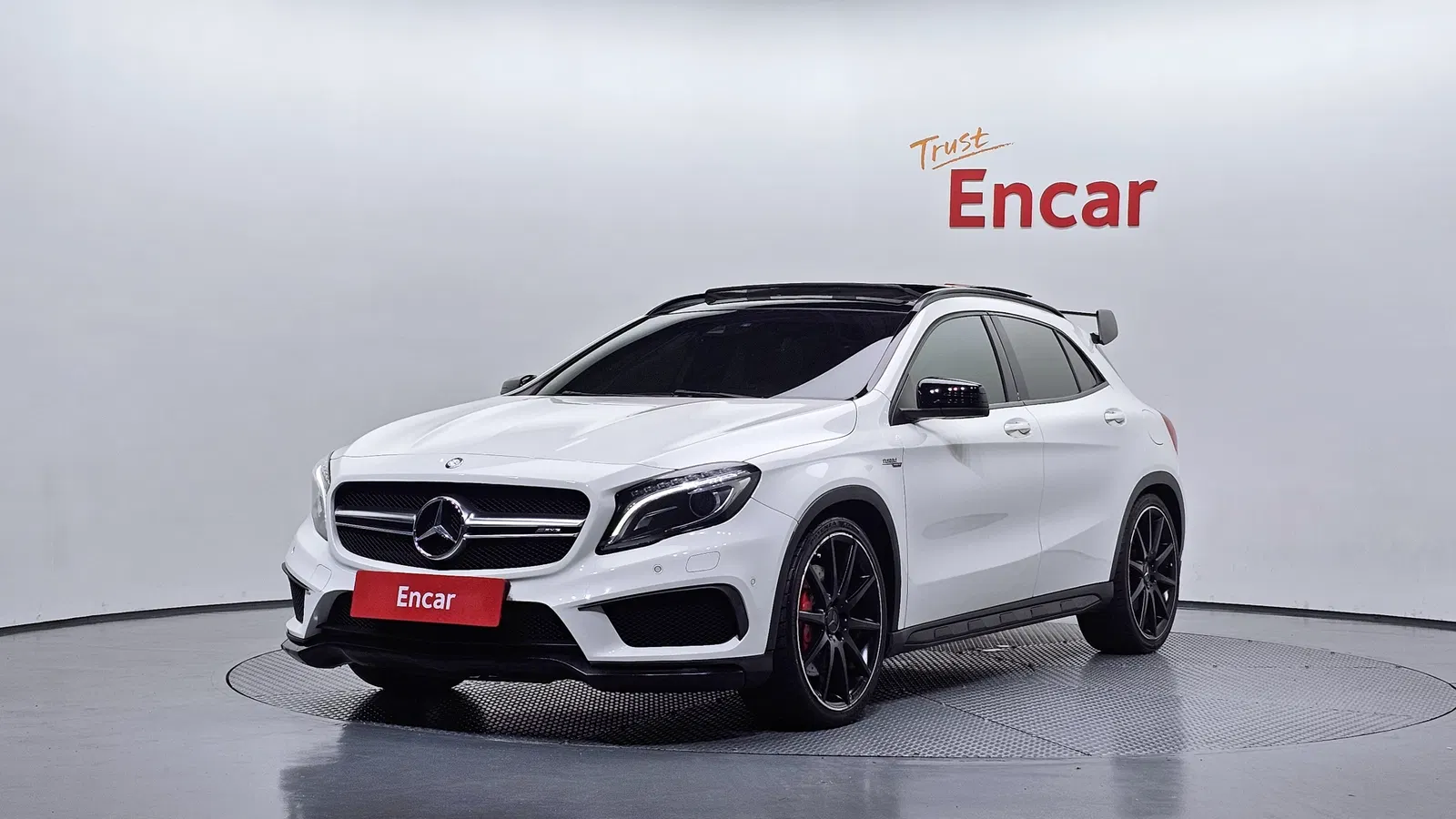 Mercedes-AMG GLA GLA45 4MATIC (X156) 2016 — photo 1 sur 20