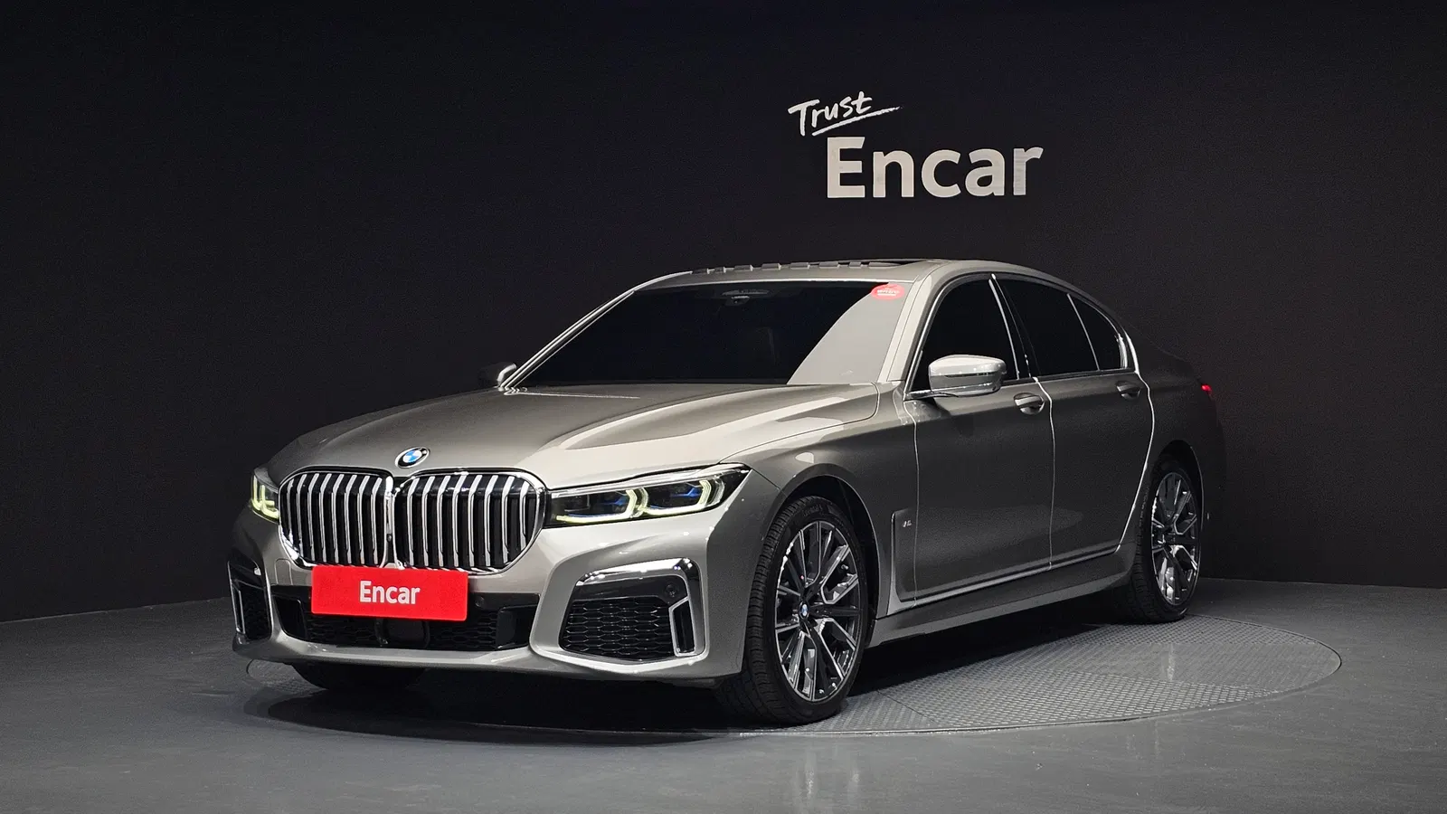 BMW Série 7 (G11) 740i M Sport 2020 — photo 1 sur 32