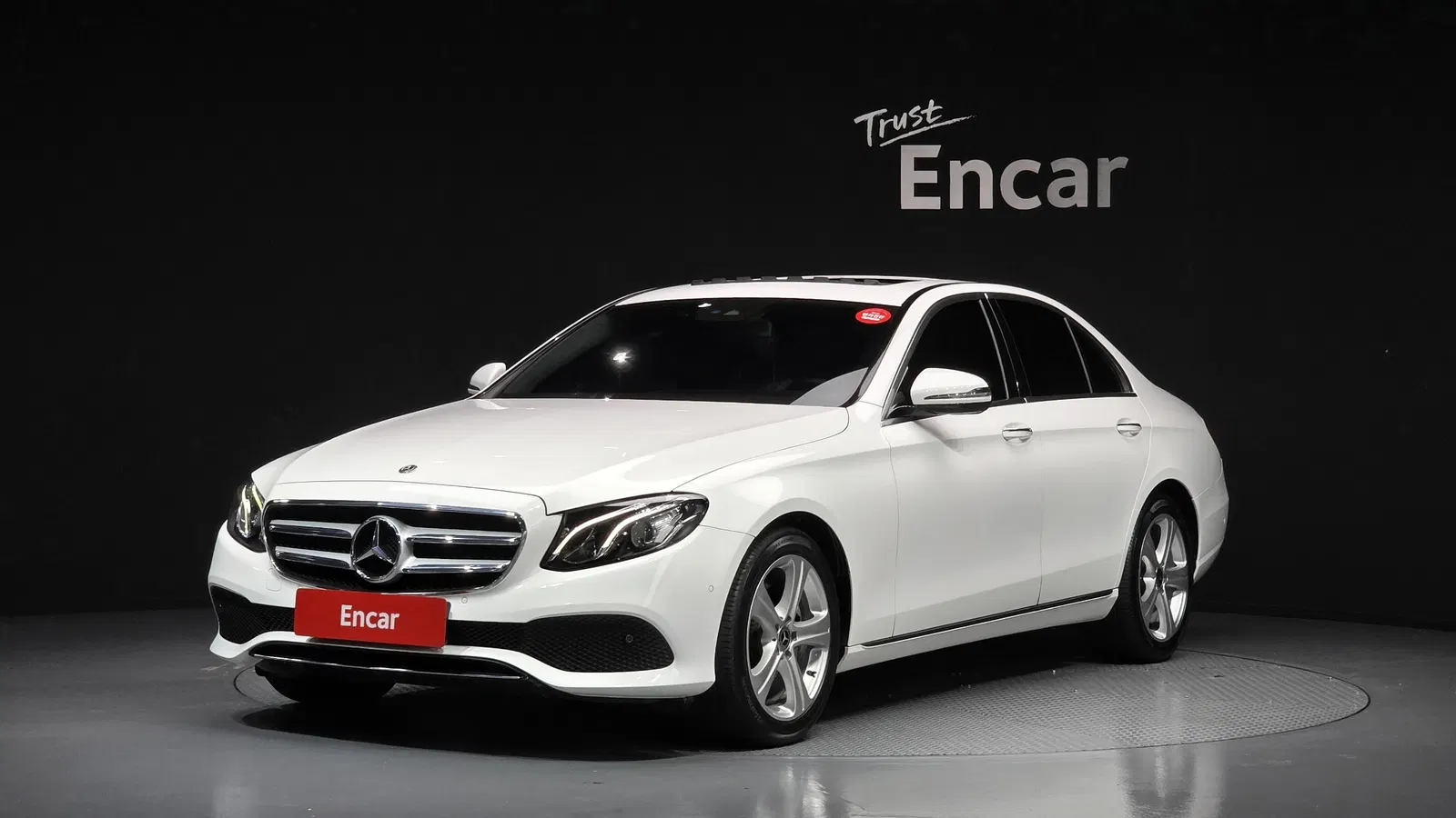 Mercedes-Benz Classe E E200 Avantgarde (W213) 2018 — photo 1 sur 36
