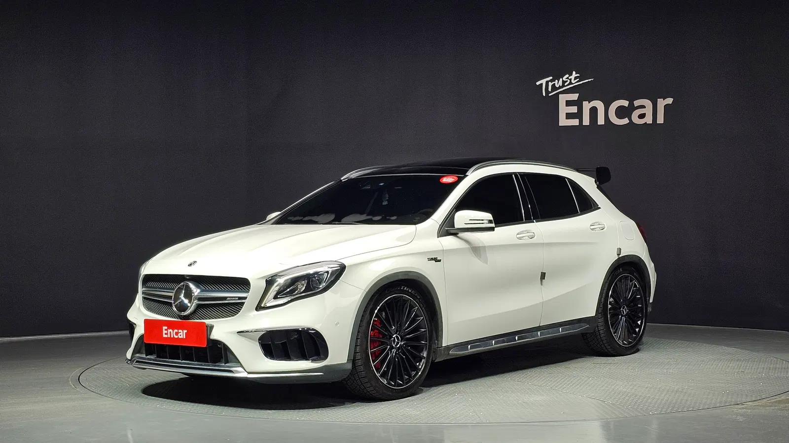 Mercedes-AMG GLA GLA45 4MATIC (X156) 2018 — photo 1 sur 30