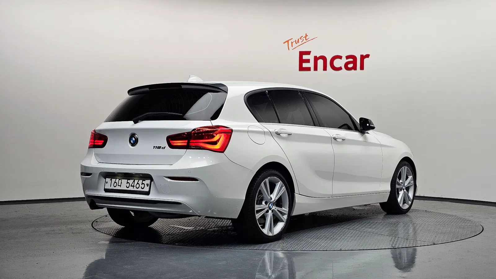BMW Série 1 (F20) 118d Sport Special Edition 5 portes 2019 — photo 1 sur 32