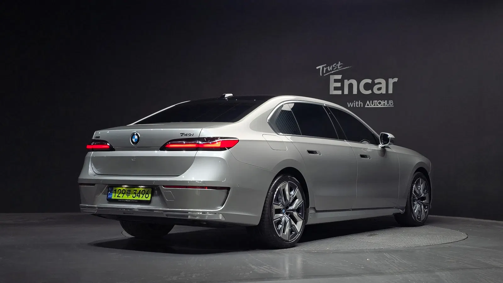BMW Série 7 (G70) 740i xDrive Classic Silver Edition 2024 — photo 1 sur 32
