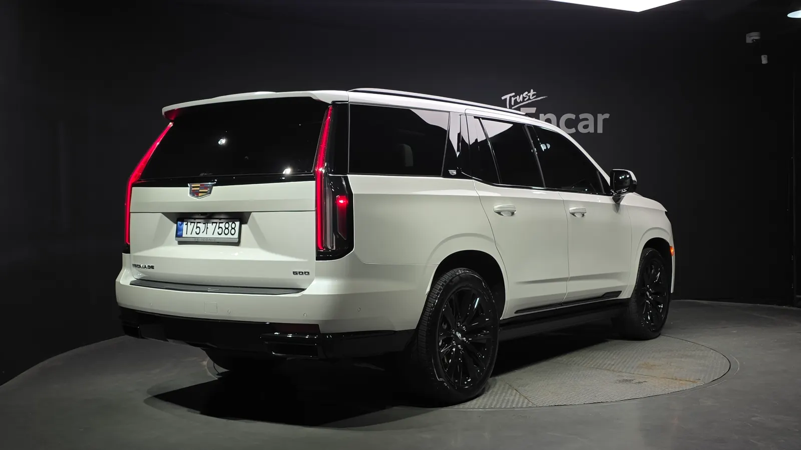 Cadillac Escalade 5e génération 6.2 2024 — photo 1 sur 35