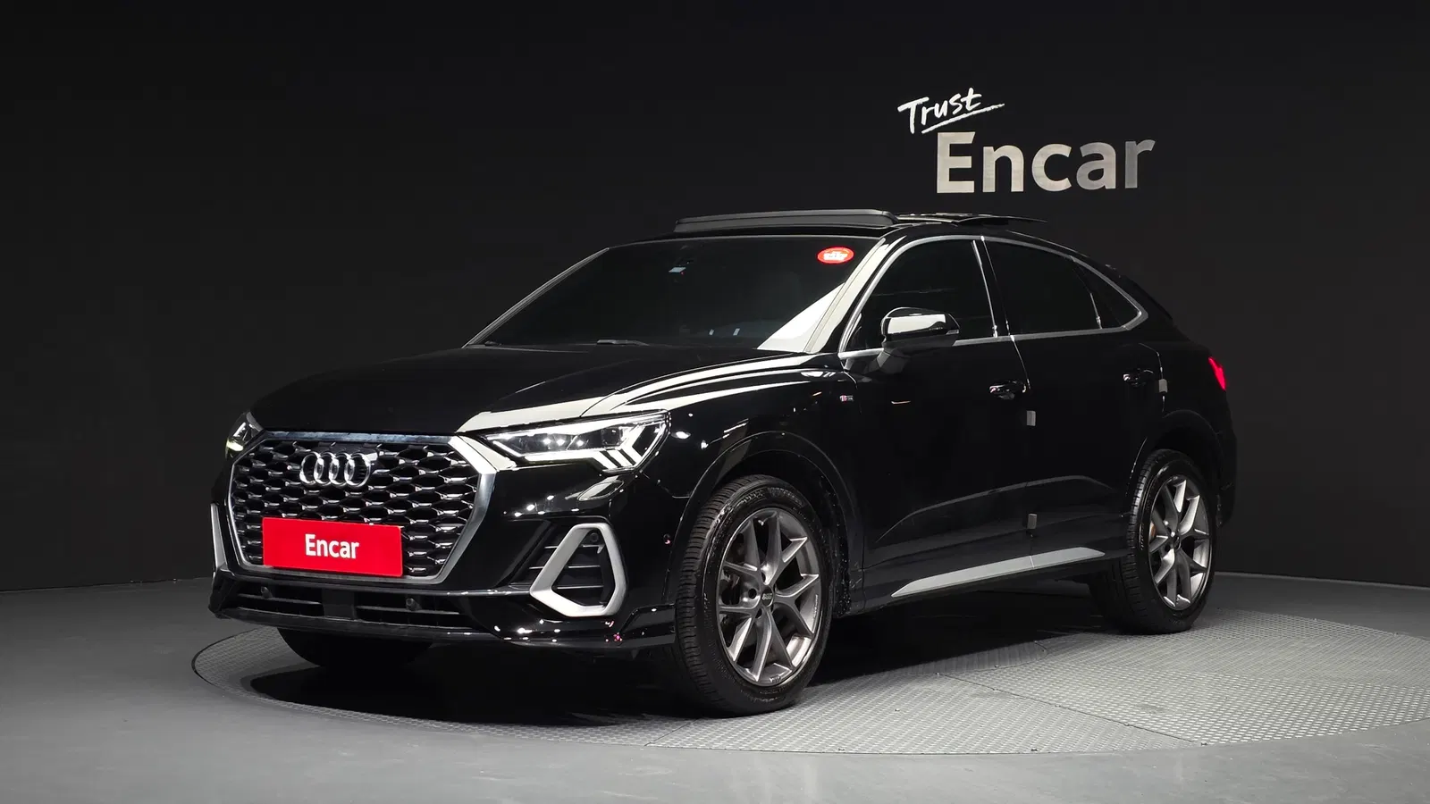 Audi Q3 (F3) 35 TDI Premium Sportback 2020 — photo 1 sur 20