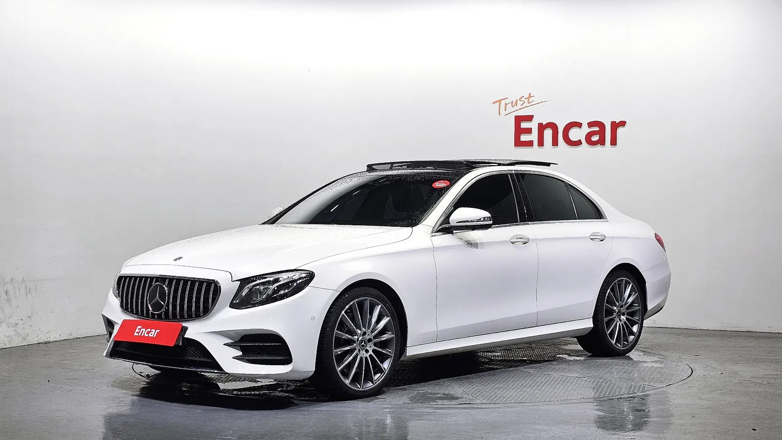 Mercedes-Benz Classe E AMG Line · E350 4MATIC (W213) 2020 — photo 1 sur 37
