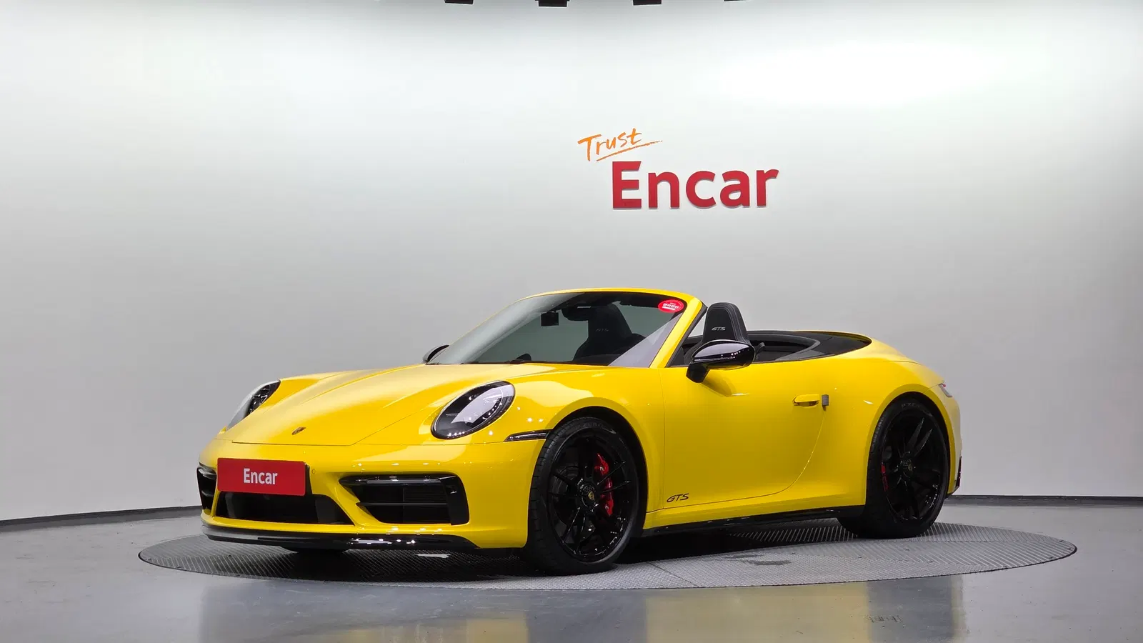 Porsche 911 (992) Carrera 4 GTS Cabriolet 2024 — photo 1 sur 20